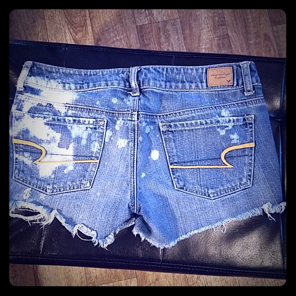 🦅AE distressed shorts